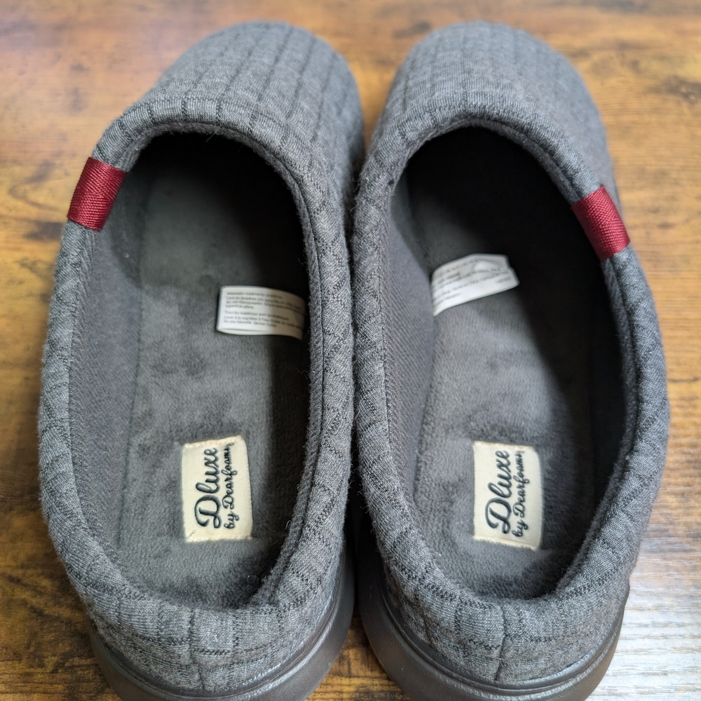 Gray Quilted Men's Slip-On Shoes Size Large - Picture 2 of 7